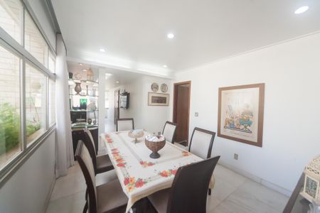 Apartamento à venda com 137m², 3 quartos e 2 vagas Apartamento à venda com 137m², 3 quartos e 2 vagasSala de Jantar