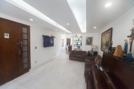 Apartamento à venda com 137m², 3 quartos e 2 vagas Apartamento à venda com 137m², 3 quartos e 2 vagasSala