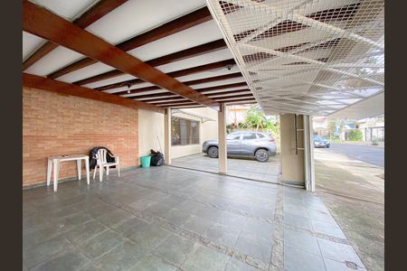Casa para alugar com 240m², 2 quartos e 4 vagas Casa para alugar com 240m², 2 quartos e 4 vagasGaragem