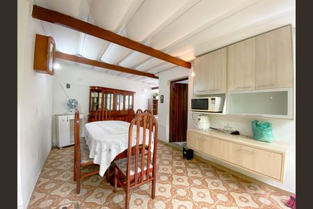 Casa para alugar com 240m², 2 quartos e 4 vagas Casa para alugar com 240m², 2 quartos e 4 vagasCozinha
