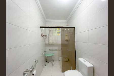 Casa para alugar com 240m², 2 quartos e 4 vagas Casa para alugar com 240m², 2 quartos e 4 vagasBanheiro Suíte Externa