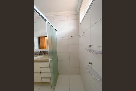 Casa para alugar com 240m², 2 quartos e 4 vagas Casa para alugar com 240m², 2 quartos e 4 vagasBanheiro Social