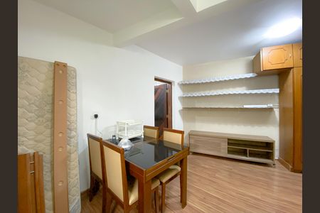 Casa para alugar com 240m², 2 quartos e 4 vagas Casa para alugar com 240m², 2 quartos e 4 vagasSuíte Externa