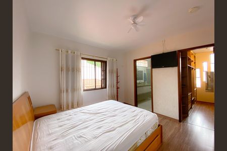 Casa para alugar com 240m², 2 quartos e 4 vagas Casa para alugar com 240m², 2 quartos e 4 vagasSuíte
