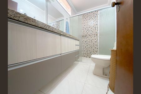 Casa para alugar com 240m², 2 quartos e 4 vagas Casa para alugar com 240m², 2 quartos e 4 vagasBanheiro Suíte
