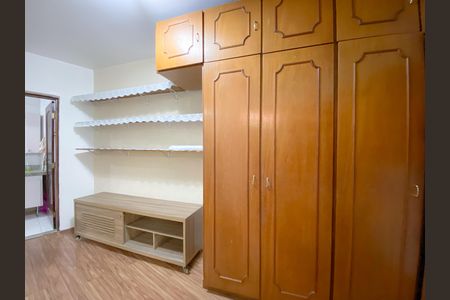 Casa para alugar com 240m², 2 quartos e 4 vagas Casa para alugar com 240m², 2 quartos e 4 vagasSuíte Externa