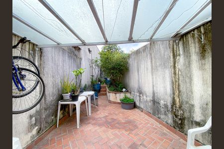 Casa para alugar com 240m², 2 quartos e 4 vagas Casa para alugar com 240m², 2 quartos e 4 vagasQuintal