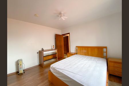 Casa para alugar com 240m², 2 quartos e 4 vagas Casa para alugar com 240m², 2 quartos e 4 vagasSuíte