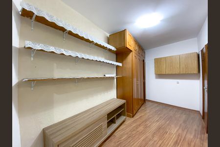 Casa para alugar com 240m², 2 quartos e 4 vagas Casa para alugar com 240m², 2 quartos e 4 vagasSuíte Externa