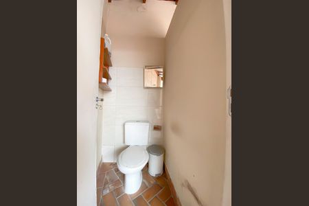 Casa para alugar com 240m², 2 quartos e 4 vagas Casa para alugar com 240m², 2 quartos e 4 vagasBanheiro Externo