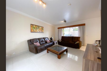 Casa para alugar com 240m², 2 quartos e 4 vagas Casa para alugar com 240m², 2 quartos e 4 vagasSala