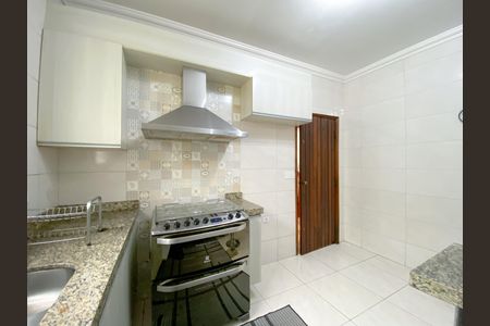 Casa para alugar com 240m², 2 quartos e 4 vagas Casa para alugar com 240m², 2 quartos e 4 vagasCozinha