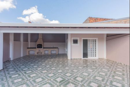 Casa à venda com 750m², 4 quartos e 6 vagas Casa à venda com 750m², 4 quartos e 6 vagasEspaço Gourmet