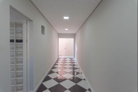 Casa à venda com 750m², 4 quartos e 6 vagas Casa à venda com 750m², 4 quartos e 6 vagasÁrea de Serviço
