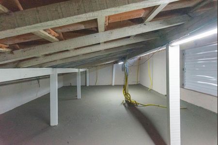 Casa à venda com 750m², 4 quartos e 6 vagas Casa à venda com 750m², 4 quartos e 6 vagasSótão