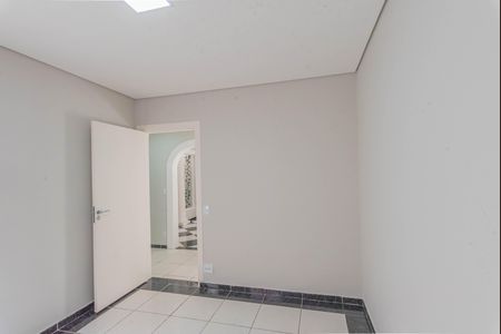 Casa à venda com 750m², 4 quartos e 6 vagas Casa à venda com 750m², 4 quartos e 6 vagasQuarto 2