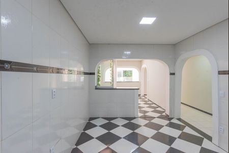 Casa à venda com 750m², 4 quartos e 6 vagas Casa à venda com 750m², 4 quartos e 6 vagasCozinha