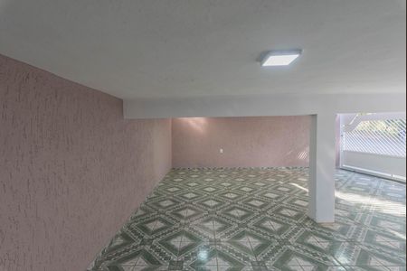 Casa à venda com 750m², 4 quartos e 6 vagas Casa à venda com 750m², 4 quartos e 6 vagasGaragem
