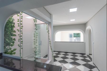 Casa à venda com 750m², 4 quartos e 6 vagas Casa à venda com 750m², 4 quartos e 6 vagasSala de Jantar