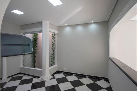 Casa à venda com 750m², 4 quartos e 6 vagas Casa à venda com 750m², 4 quartos e 6 vagasSala de Jantar