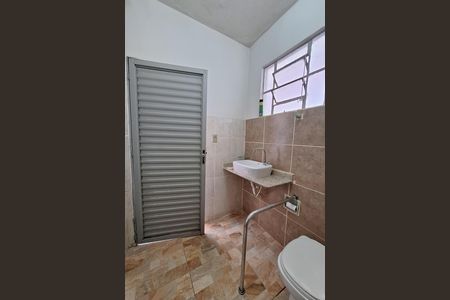 Casa para alugar com 200m², 3 quartos e 2 vagas Casa para alugar com 200m², 3 quartos e 2 vagasBanheiro 2