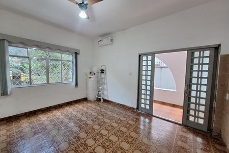 Sala de casa para alugar com 3 quartos, 200m² em Vila Santa Alice, Duque de Caxias