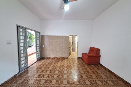 Sala de casa para alugar com 3 quartos, 200m² em Vila Santa Alice, Duque de Caxias
