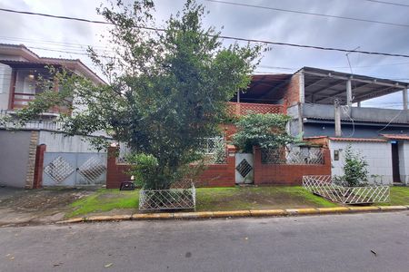 Casa para alugar com 200m², 3 quartos e 2 vagas Casa para alugar com 200m², 3 quartos e 2 vagasFachada