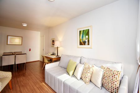 Sala de estar de apartamento à venda com 1 quarto, 45m² em Jardim Paulista, São Paulo