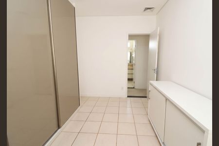 Apartamento para alugar com 136m², 3 quartos e 3 vagas