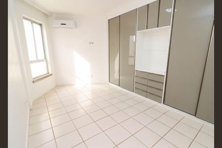Apartamento para alugar com 3 quartos, 136m² em Costa Azul, Salvador
