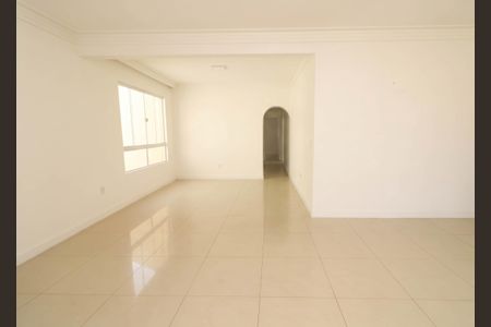 Apartamento para alugar com 136m², 3 quartos e 3 vagas