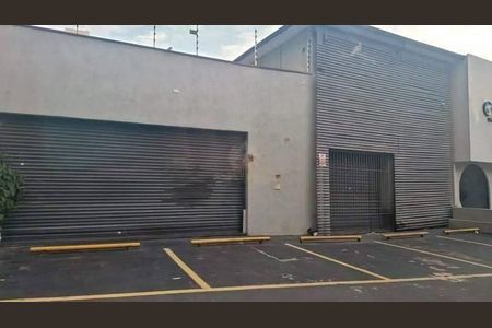 Casa à venda com 327m², 3 quartos e 5 vagas