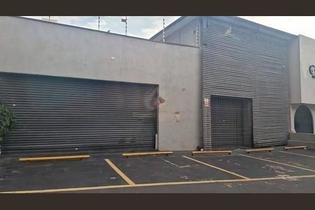 Casa à venda com 3 quartos, 327m² em Campo Belo, São Paulo