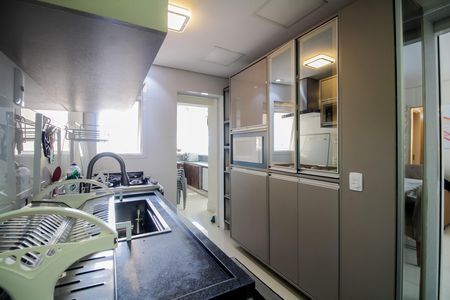 Apartamento para alugar com 133m², 3 quartos e 2 vagas Apartamento para alugar com 133m², 3 quartos e 2 vagasCozinha