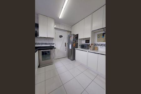 Cozinha de apartamento à venda com 3 quartos, 95m² em Vila Guiomar, Santo André