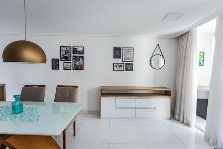 Apartamento para alugar com 60m², 2 quartos e 1 vaga Apartamento para alugar com 60m², 2 quartos e 1 vagaSala