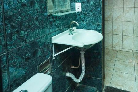 Casa para alugar com 45m², 2 quartos e sem vagaBanheiro