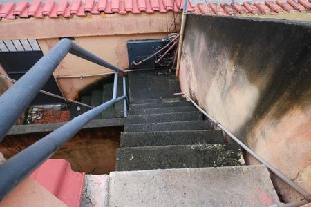 Casa para alugar com 45m², 2 quartos e sem vagaEscada