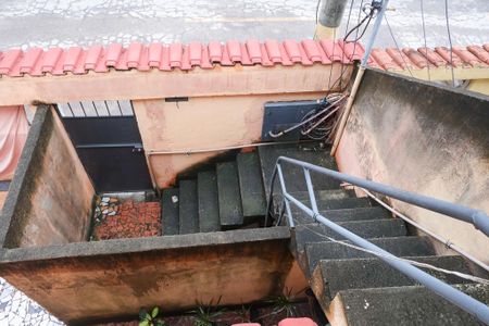 Casa para alugar com 45m², 2 quartos e sem vagaEscada