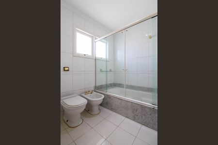 Casa para alugar com 275m², 5 quartos e 4 vagasBanheiro Suíte 1