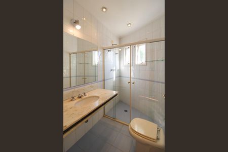Casa para alugar com 275m², 5 quartos e 4 vagasBanheiro Suíte 2
