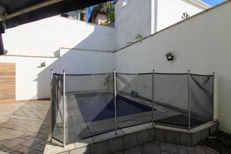 Casa para alugar com 275m², 5 quartos e 4 vagasPiscina 