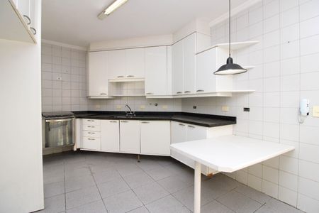 Casa para alugar com 275m², 5 quartos e 4 vagasCozinha 