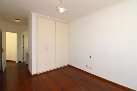 Casa para alugar com 275m², 5 quartos e 4 vagasSuíte 4