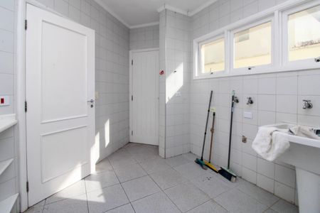 Casa para alugar com 275m², 5 quartos e 4 vagasÁrea de Serviço