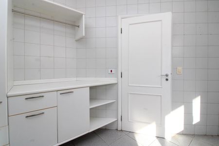 Casa para alugar com 275m², 5 quartos e 4 vagasÁrea de Serviço