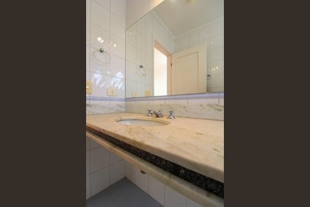 Casa para alugar com 275m², 5 quartos e 4 vagasBanheiro Suíte 2