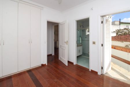 Casa para alugar com 275m², 5 quartos e 4 vagasSuíte 3