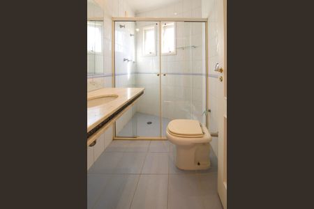 Casa para alugar com 275m², 5 quartos e 4 vagasBanheiro Suíte 2